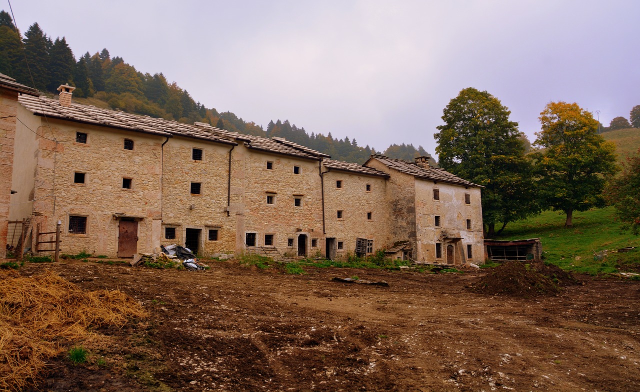 Image - borgo houses mountain