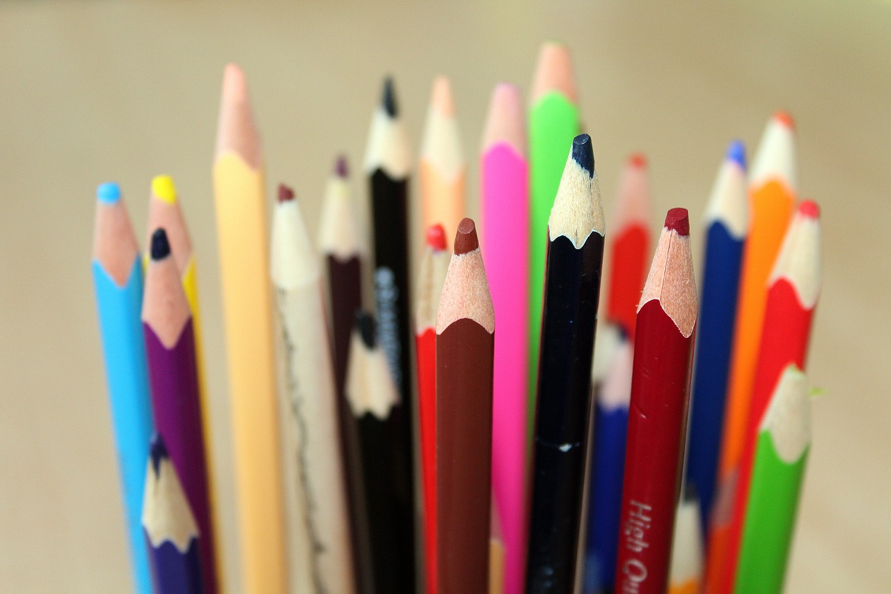 Image - crayons colorful motor skills