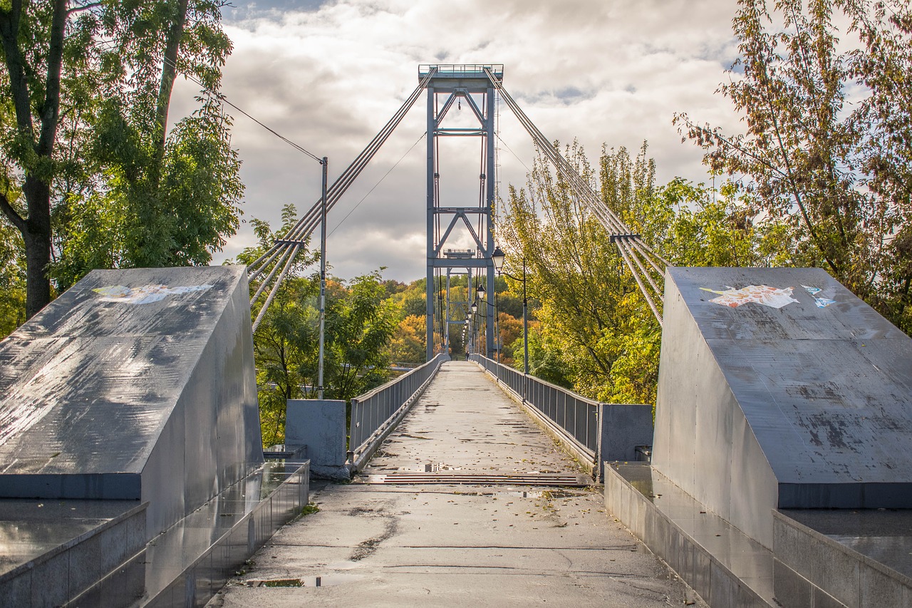 Image - ukraine zhitomir bridge park