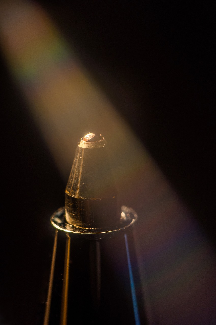 Image - pen ray of light rainbow refraction