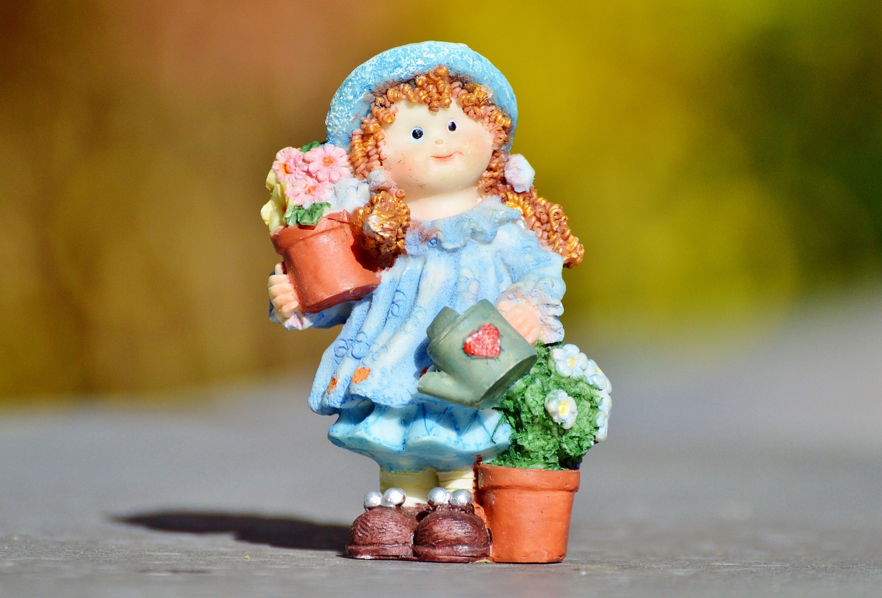 Image - girl doll gardener figure