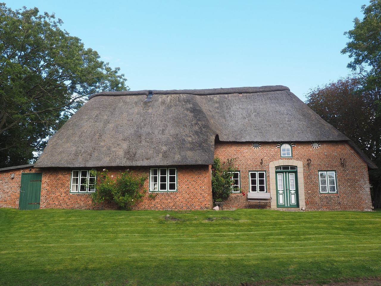 Image - friesenhaus home thatched roof