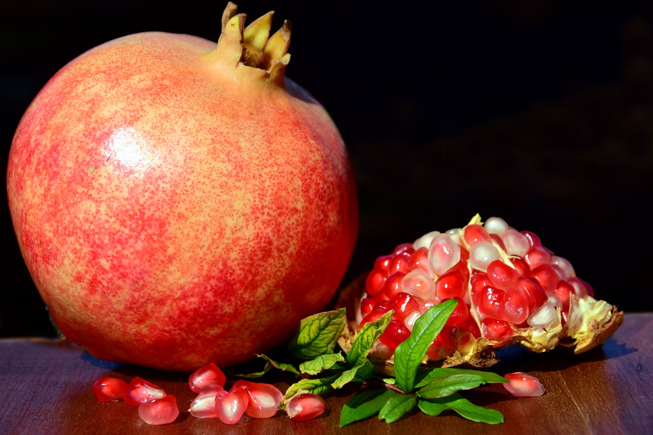 Image - pomegranate fruit red seeds