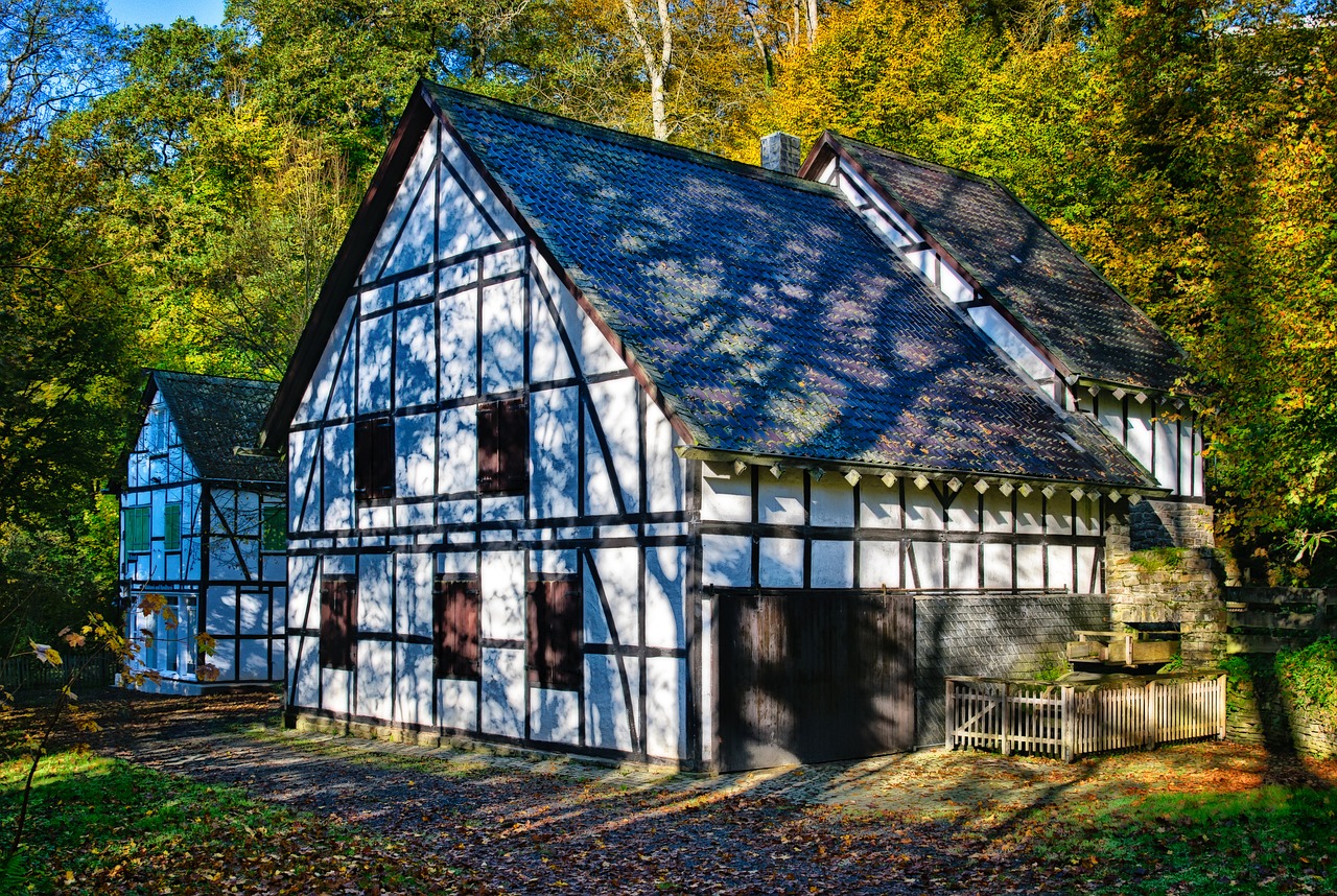 Image - home truss historically facade