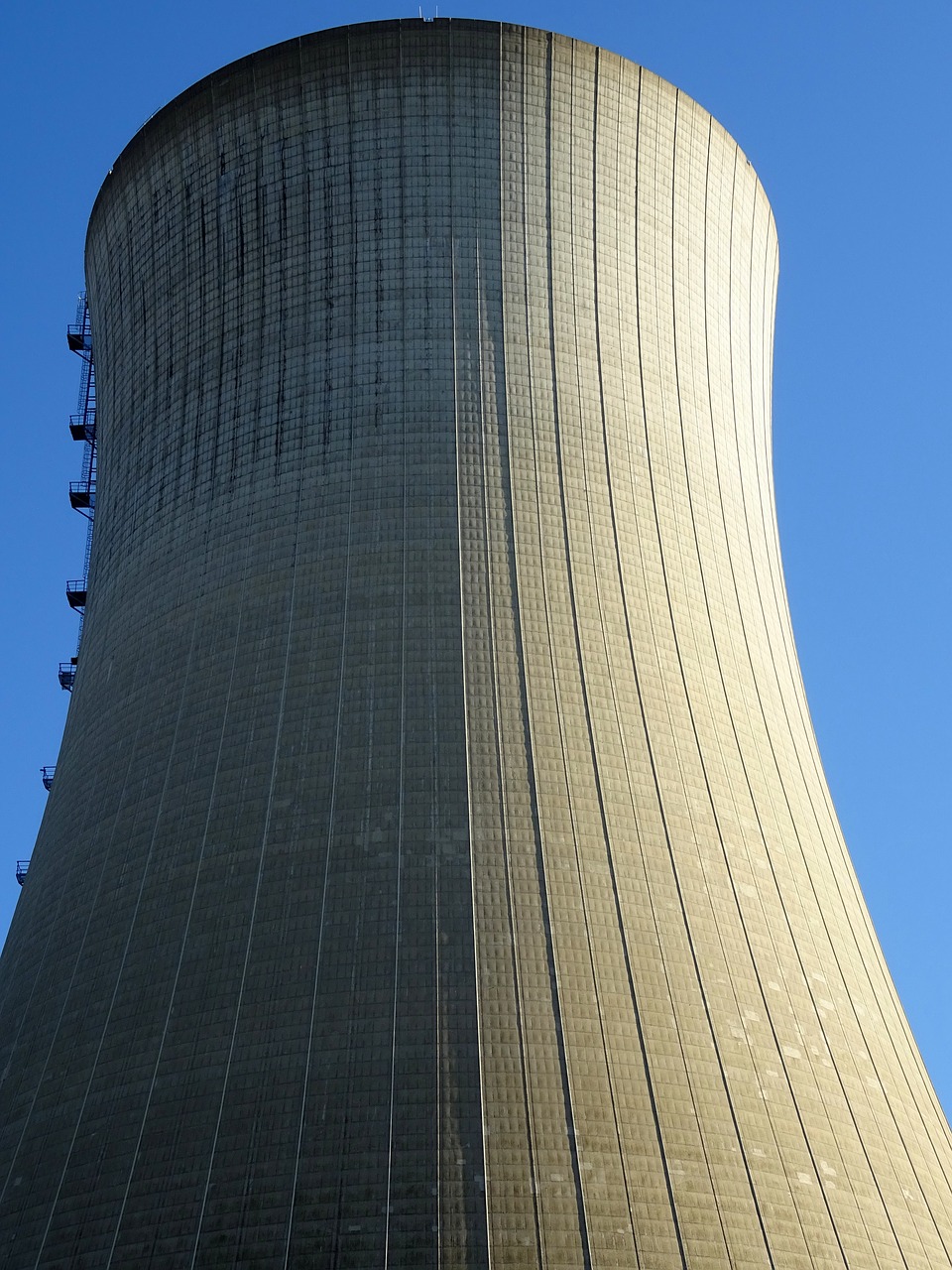 Image - cooling tower nuclear power