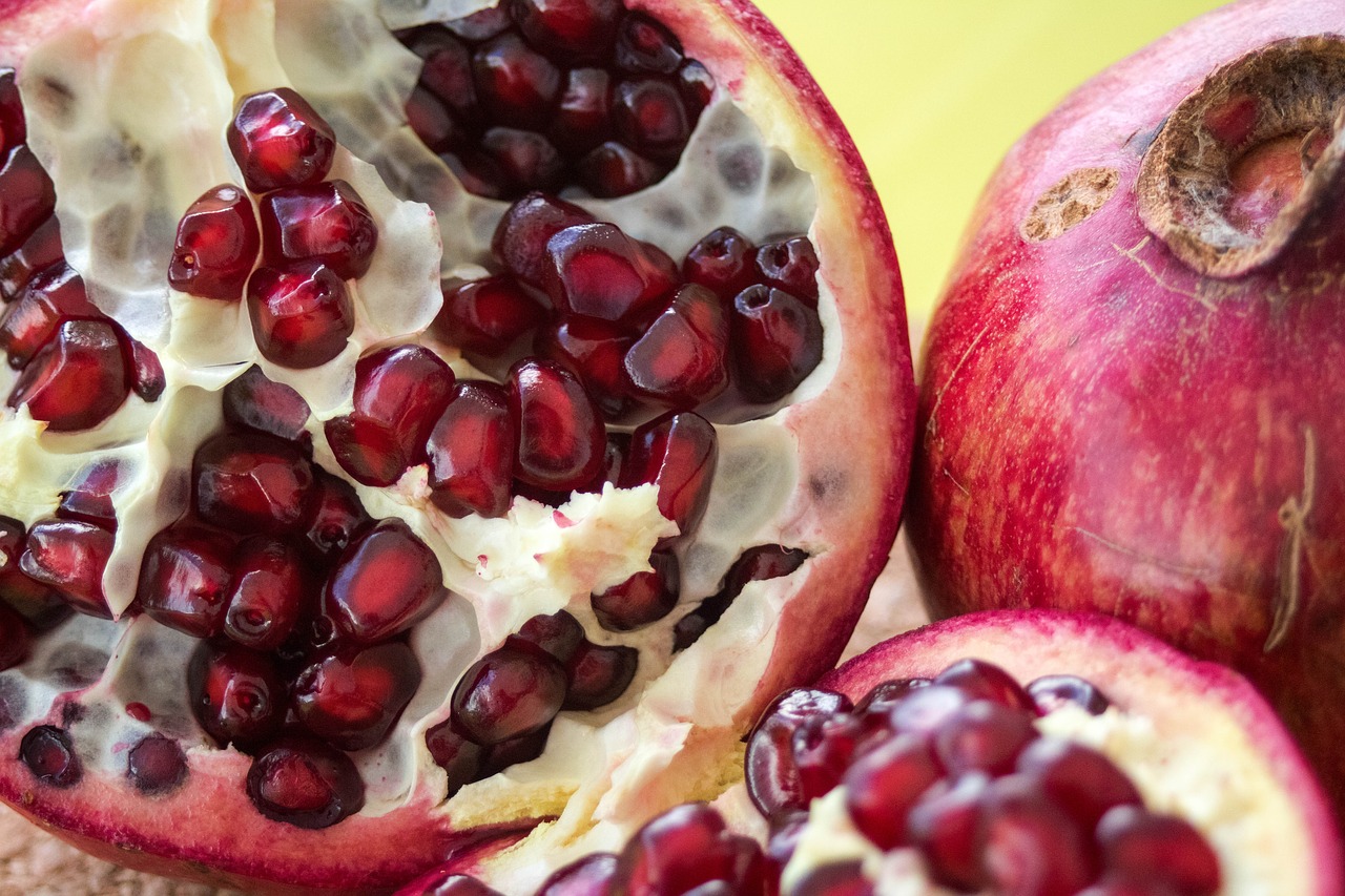 Image - fruit pomegranate red flavors