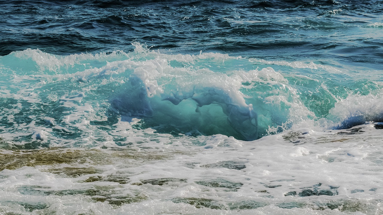 Image - wave transparent smashing foam