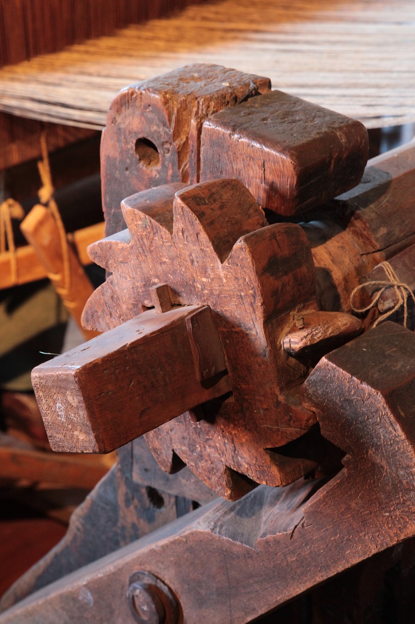 Image - loom clamping device detail wood