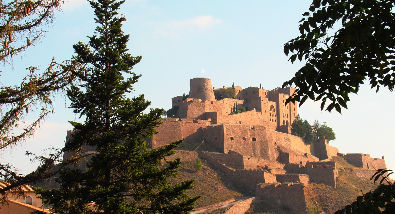 Image - castle salt mountain cardona