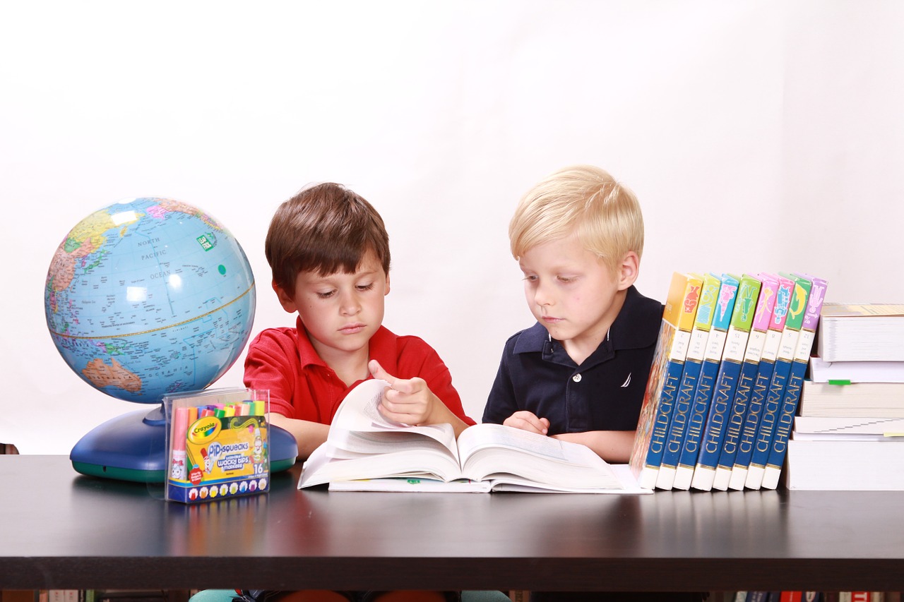 Image - children studying togetherness boys