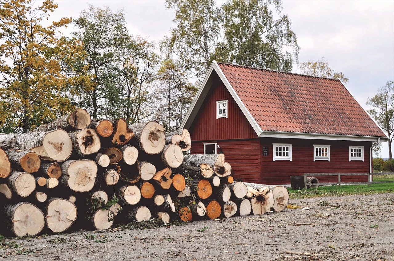 Image - cottage house red logs wood tree