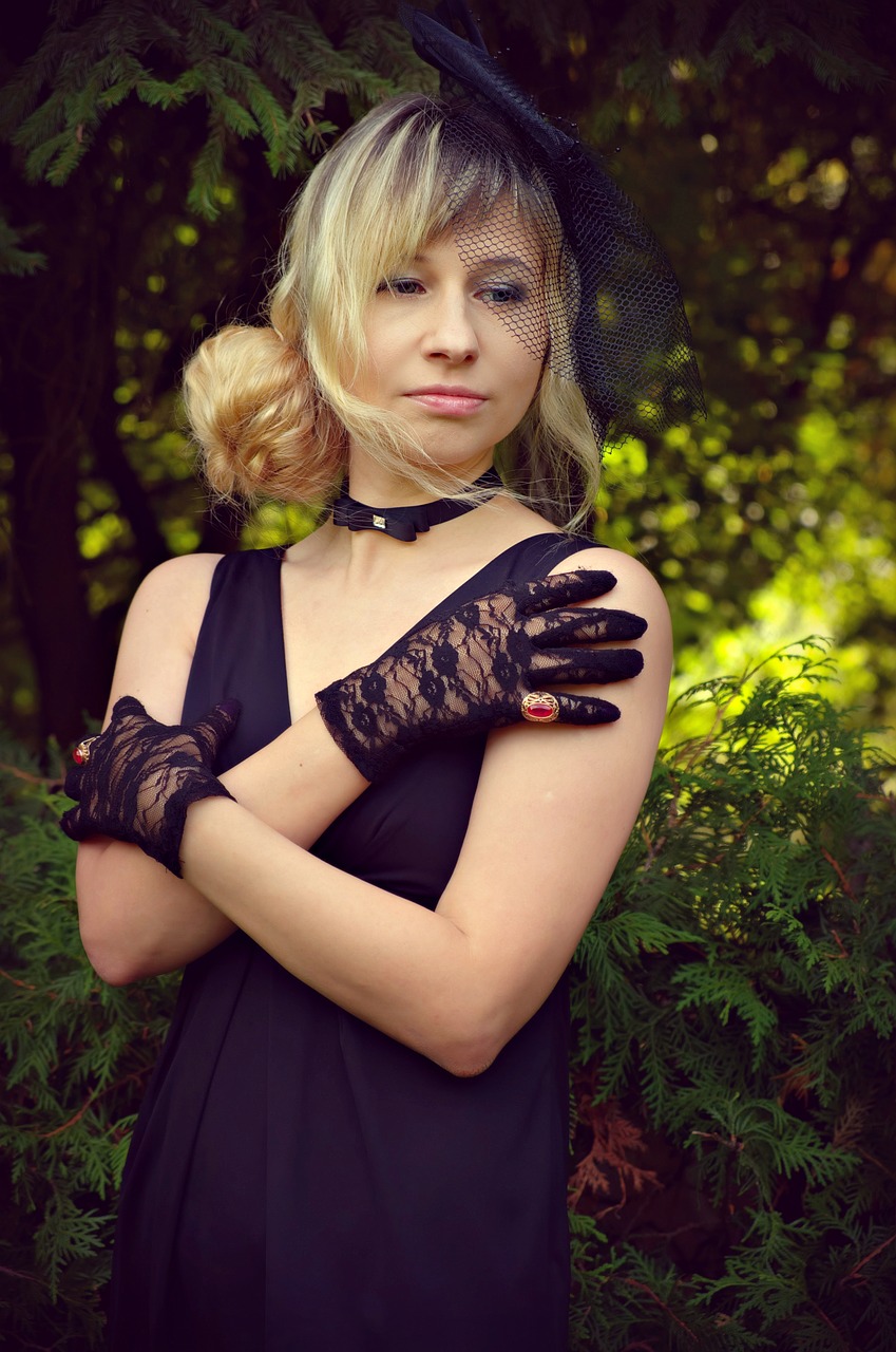 Image - hat retro shawl park woman blonde