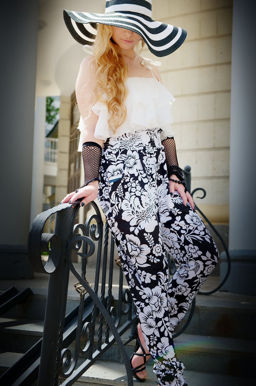 Image - hat gloves lady grace blonde