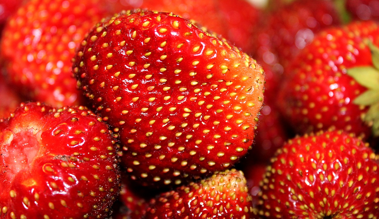 Image - strawberry seeds berry ripe red