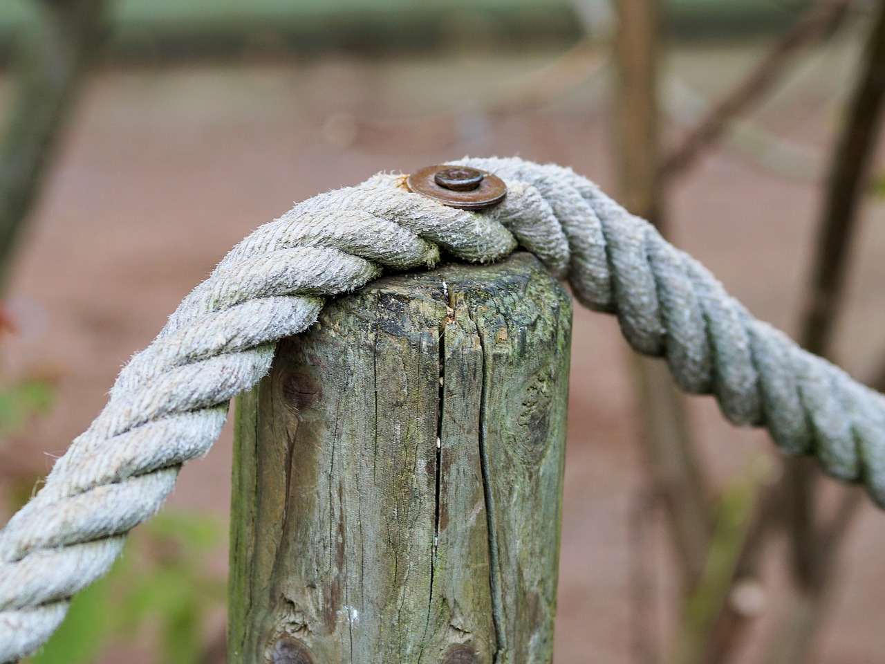 Image - rope demarcation pile post fence