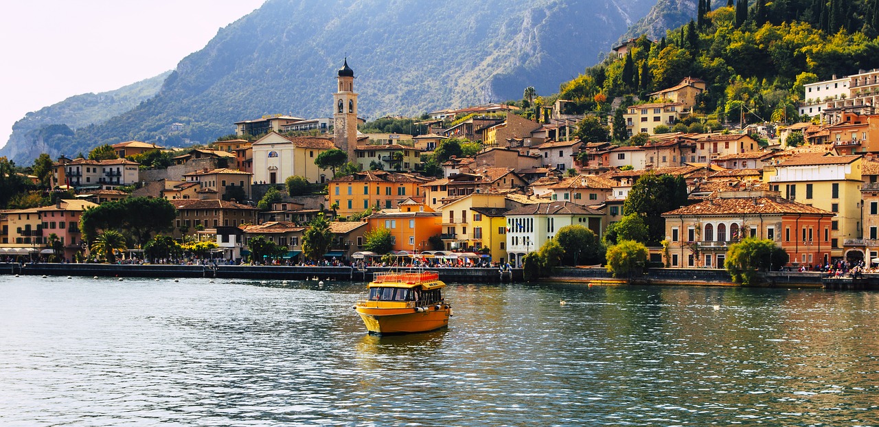 Image - limone garda holiday italy brescia