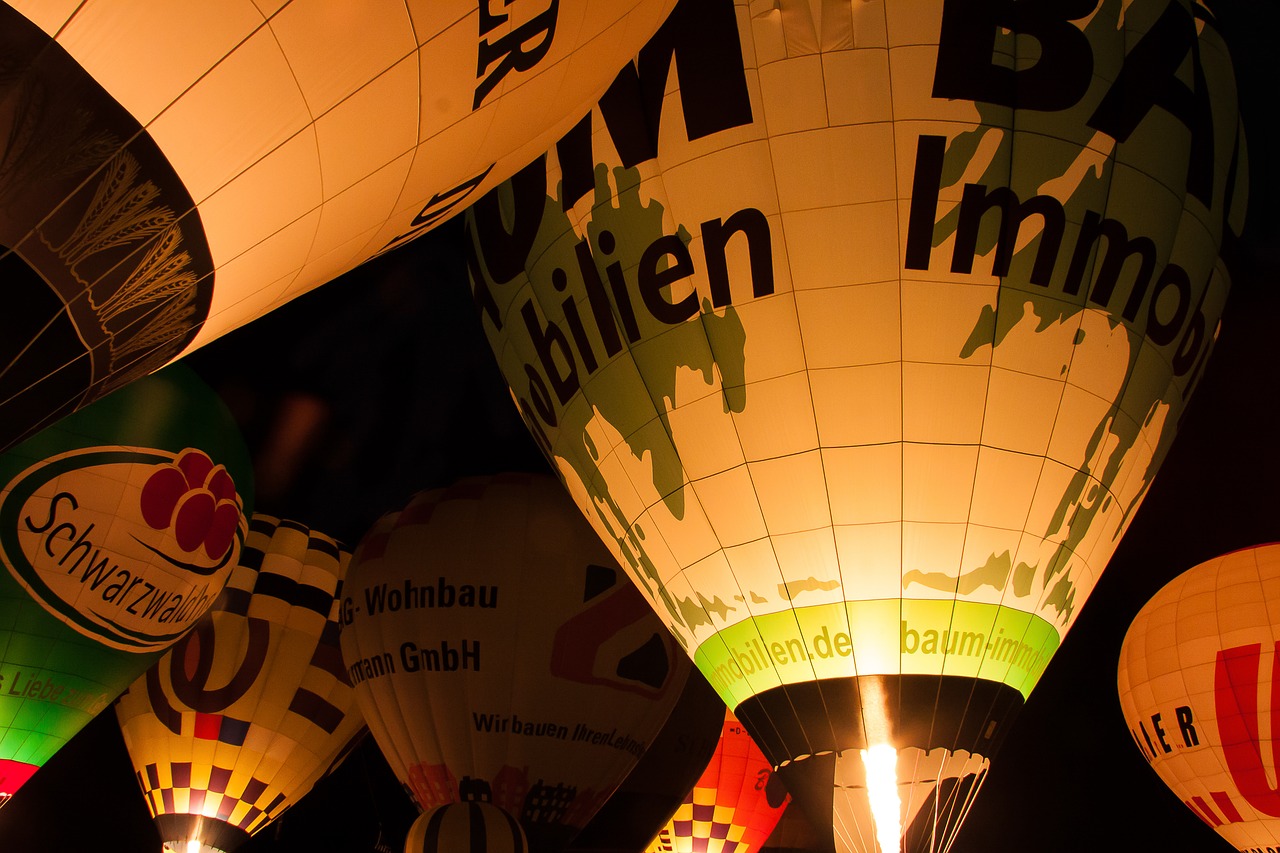 Image - hot air balloon night balloon glow