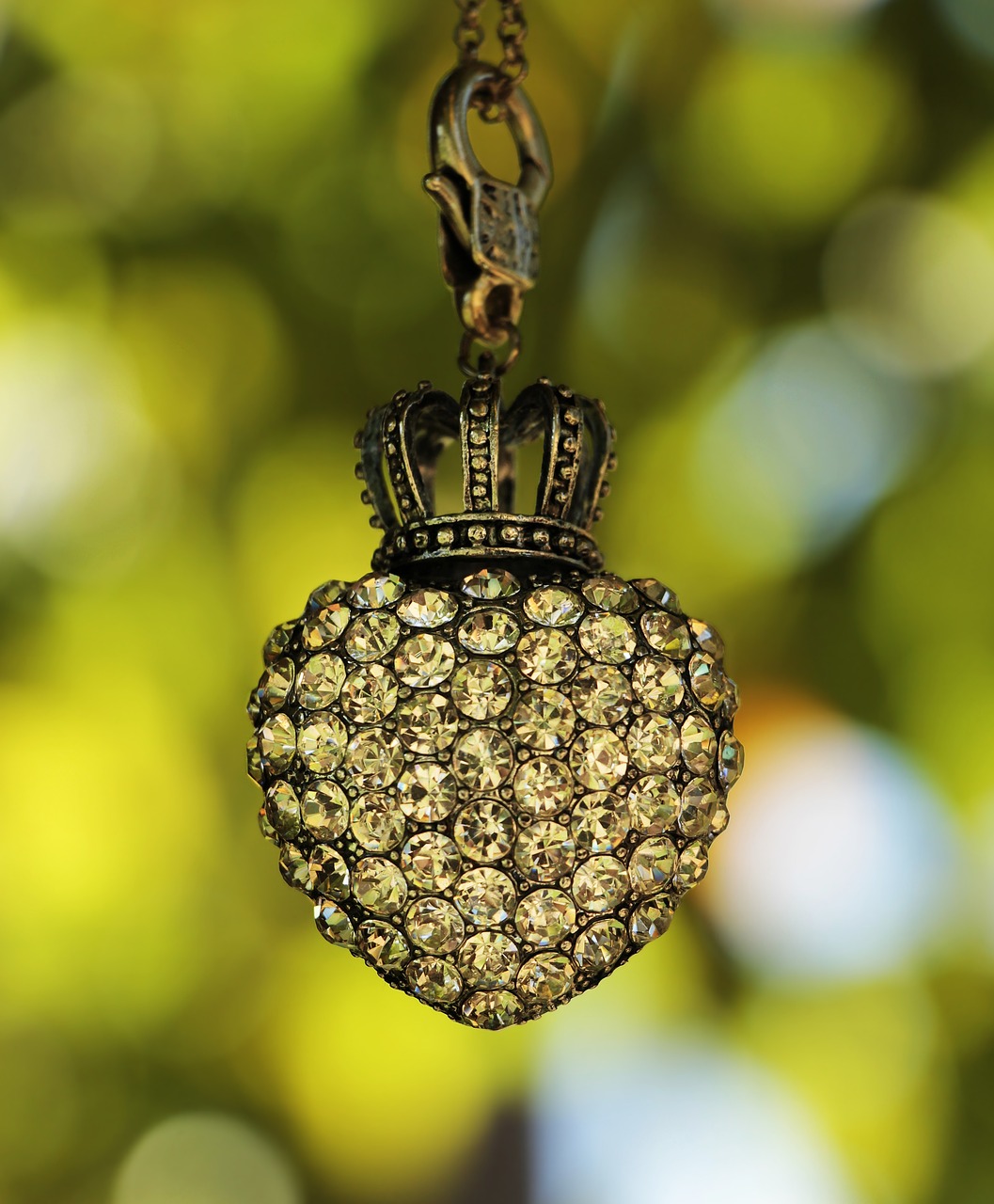 Image - heart crown tree bokeh rhinestone