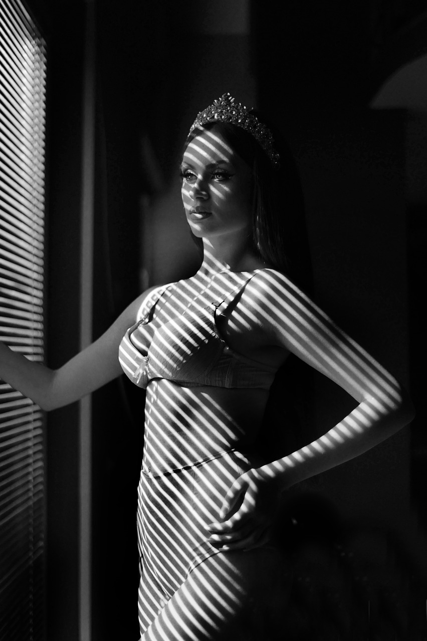 Image - black white queen adult girl sexy