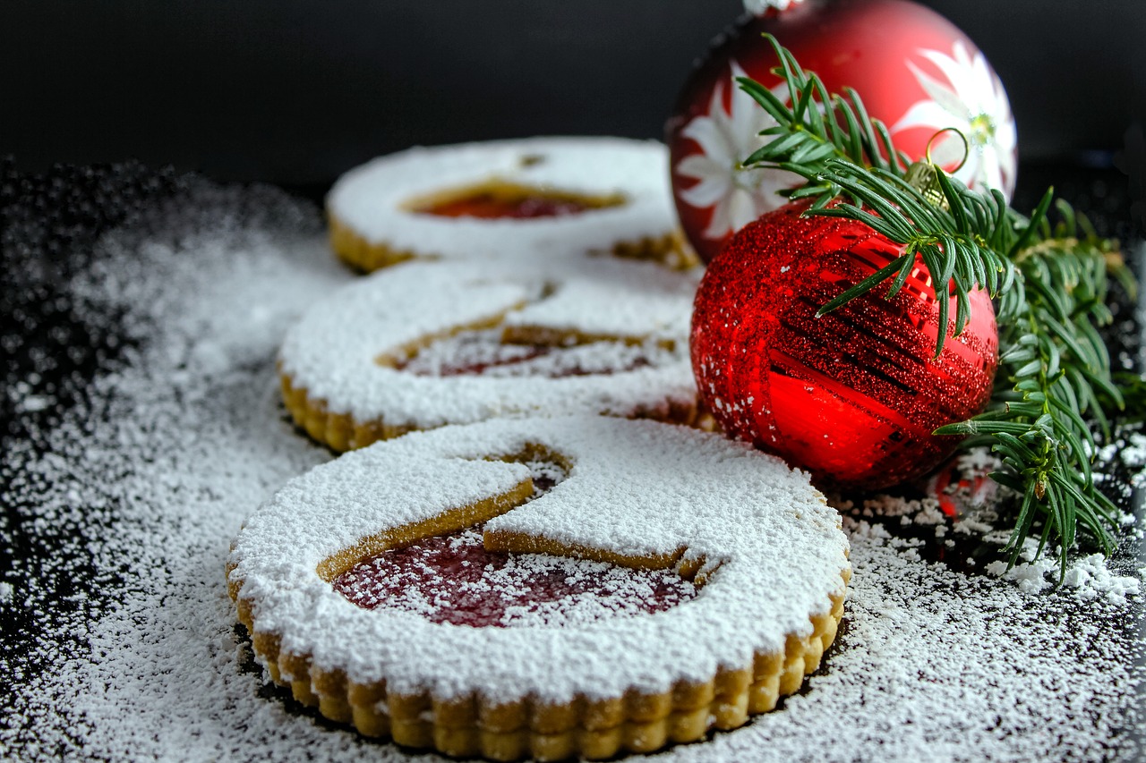 Image - biscuit bake christmas cookies