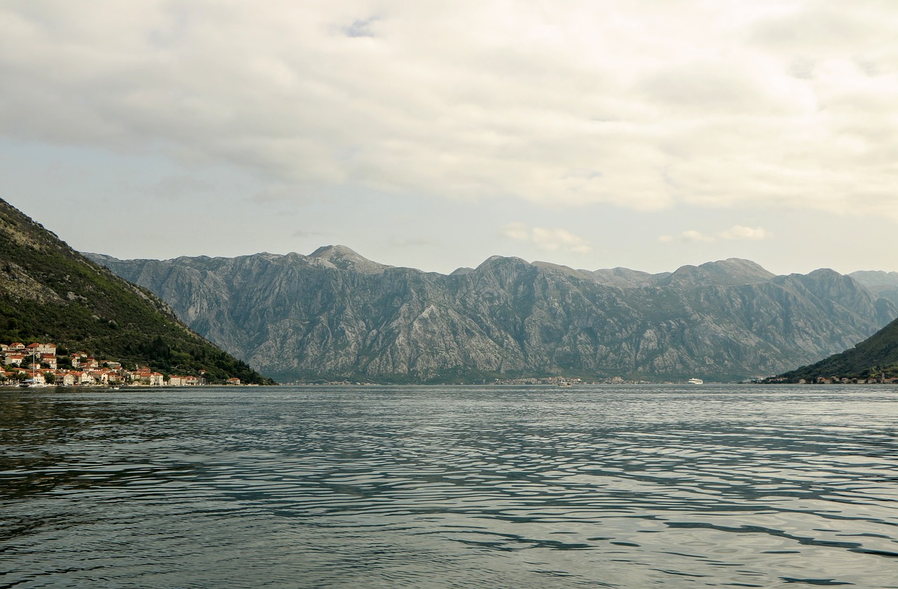 Image - mountain sea boat trip