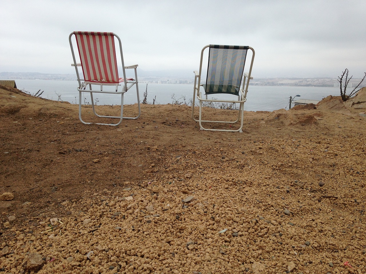 Image - alone two couple sitting chairs