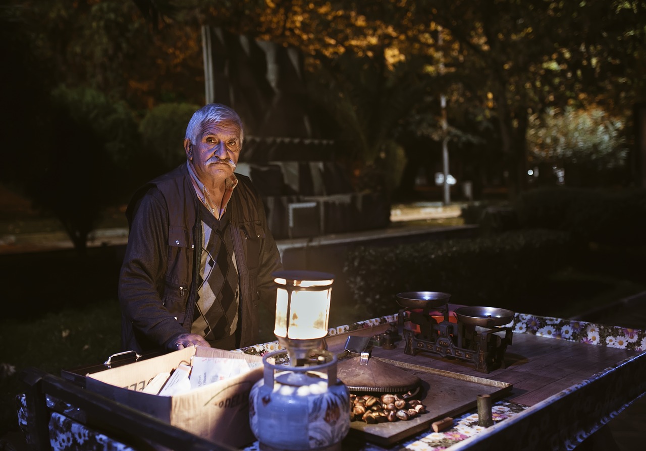 Image - dealer old man the peddler chestnut