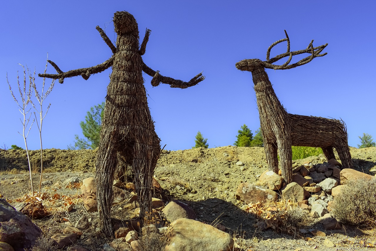 Image - deer sculpture dried reeds sculpture
