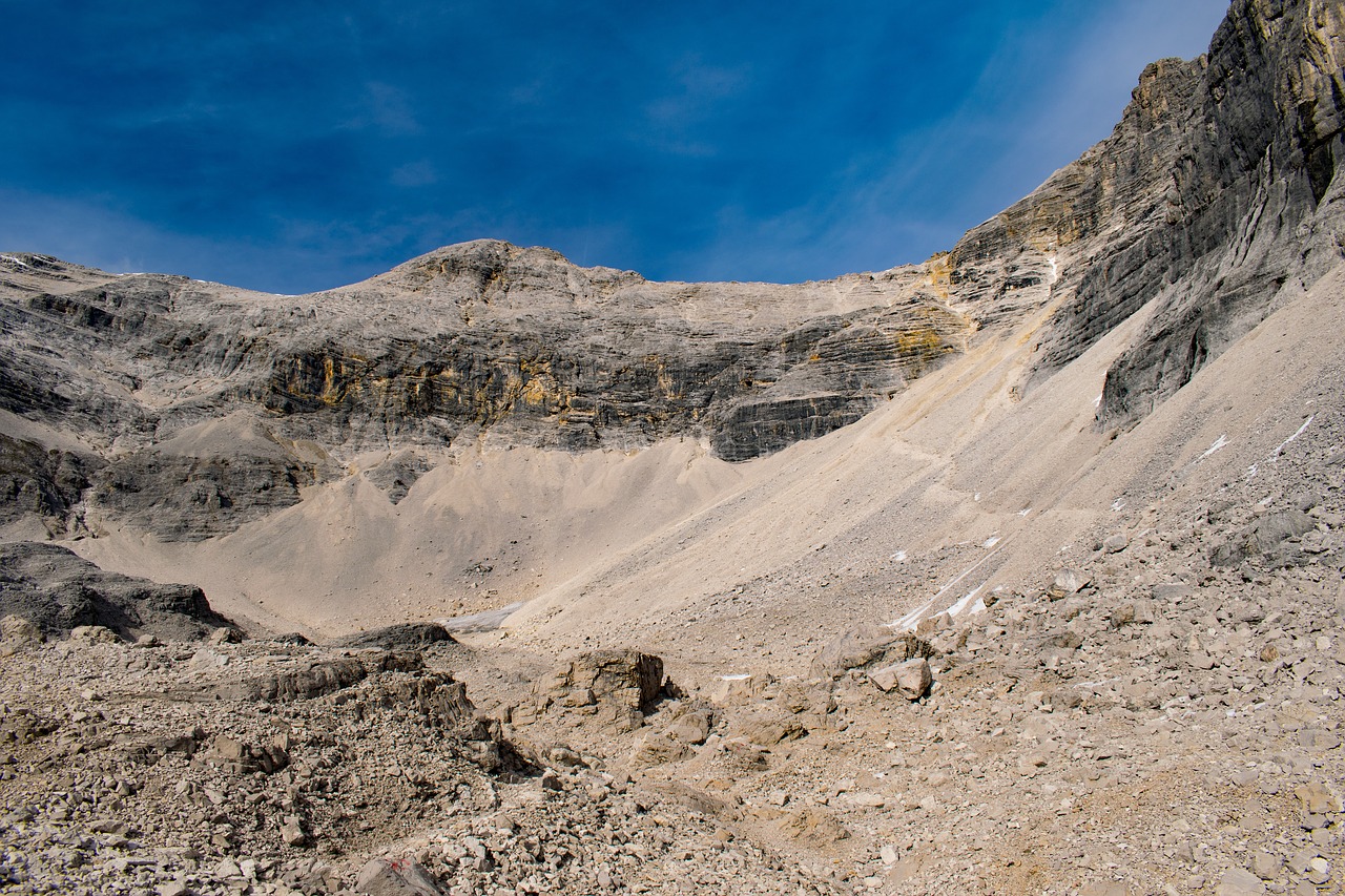 Image - alps wasteland rock mountains
