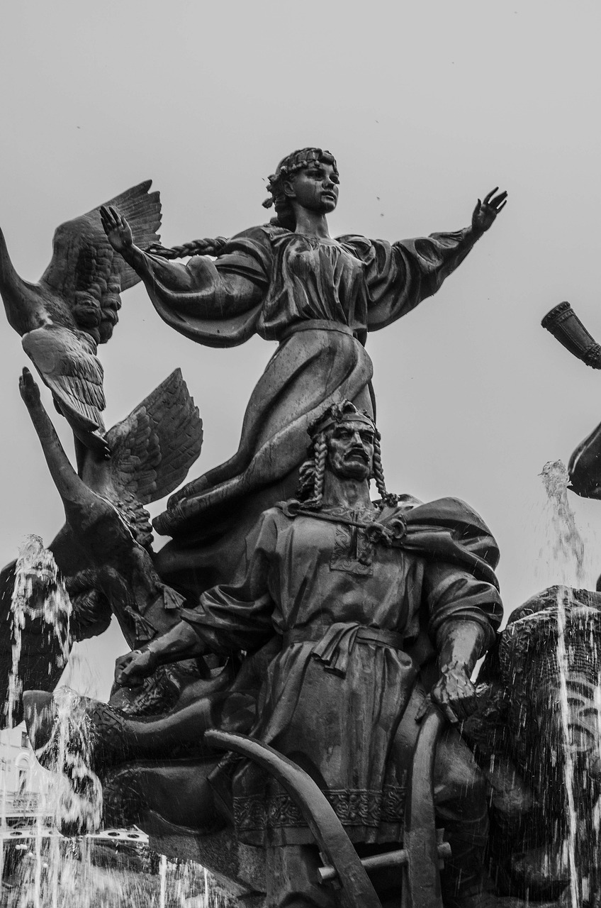 Image - monument woman fountain