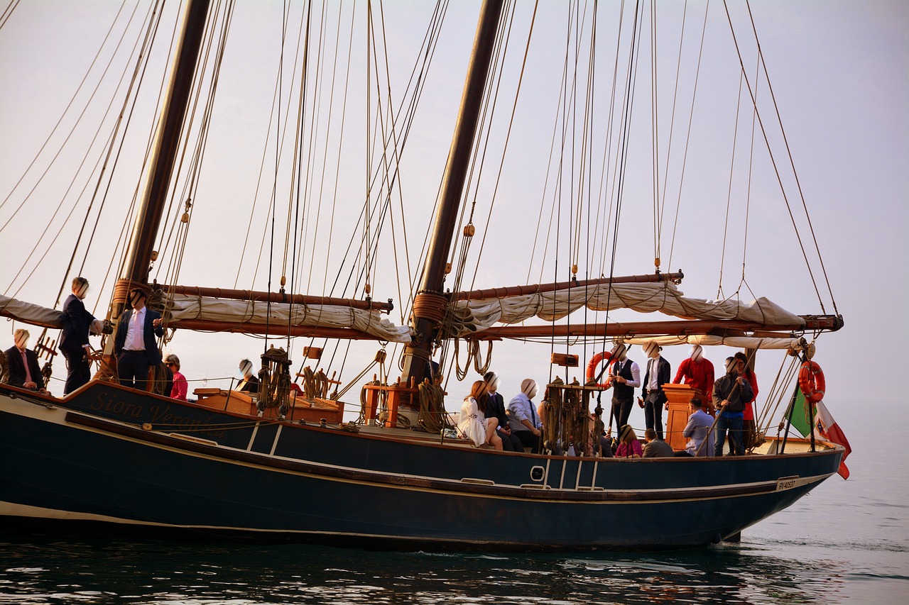 Image - sailing ship tourists lake water