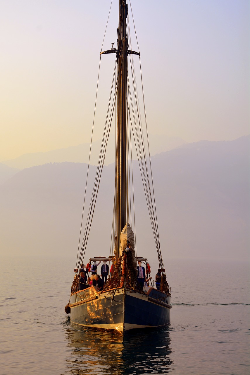 Image - sailing ship tourists lake water