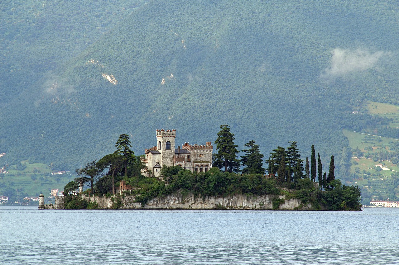 Image - island in the middle iseo