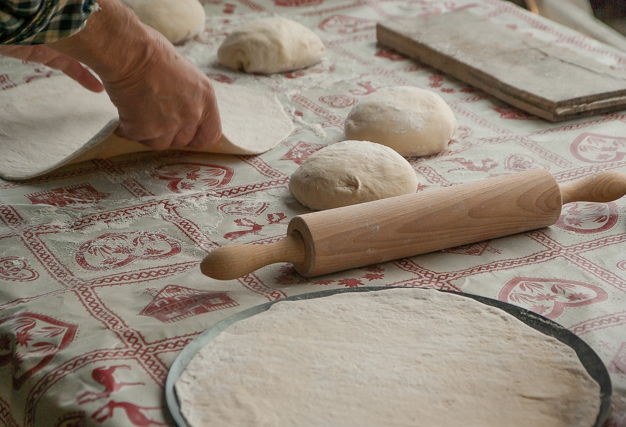 Image - pizza paste roll pastry flour