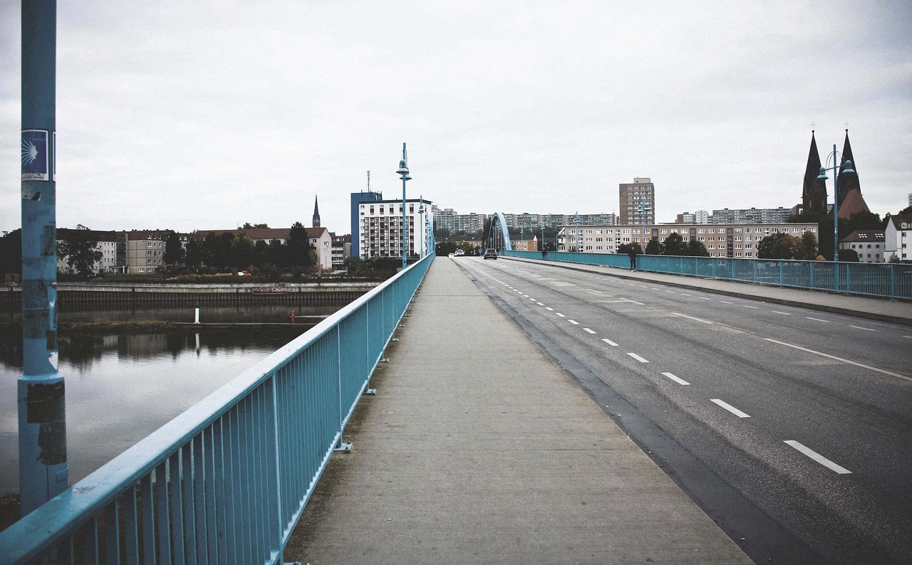 Image - bridge crossing building