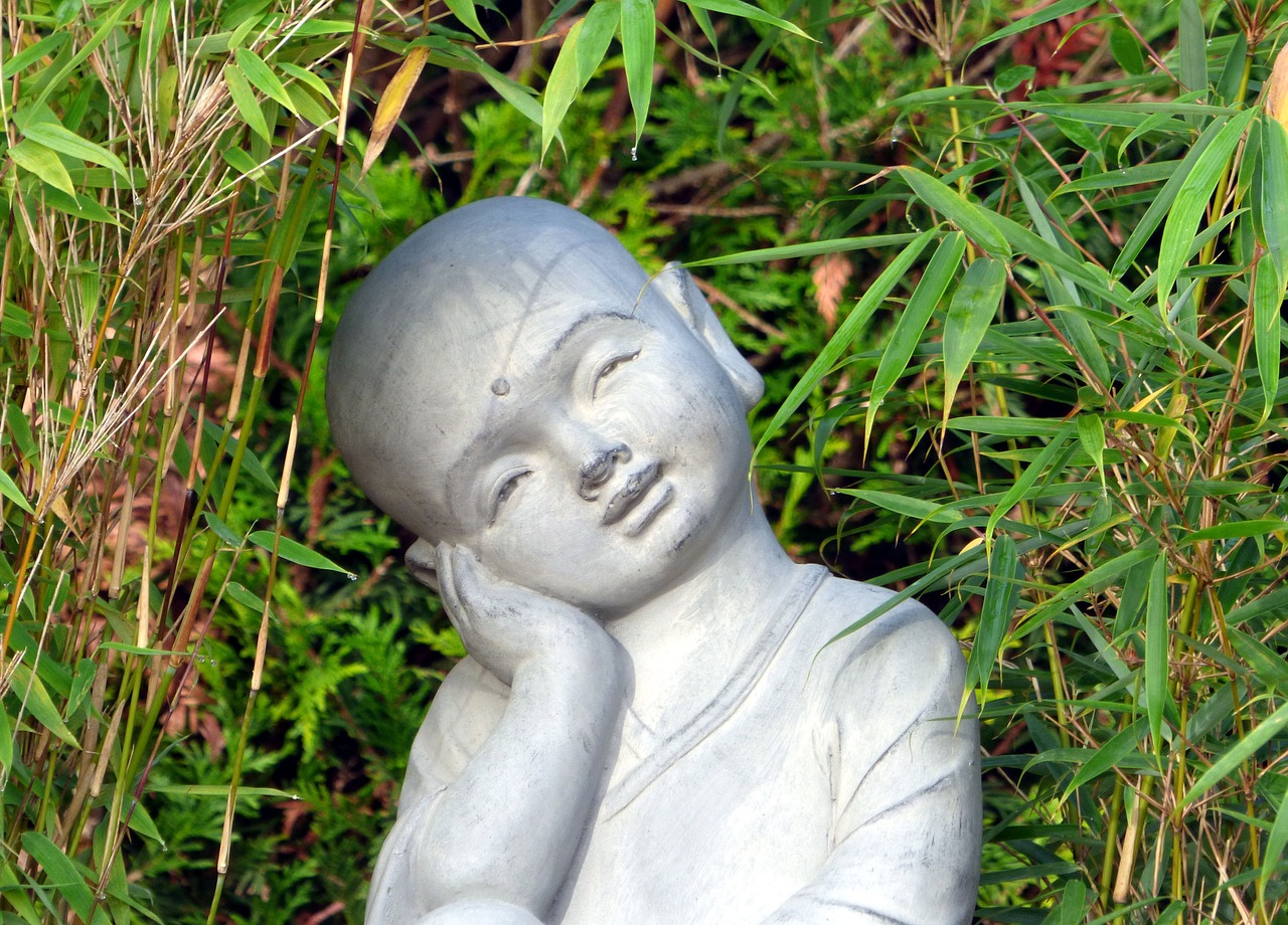 Image - monk meditation zen statuette