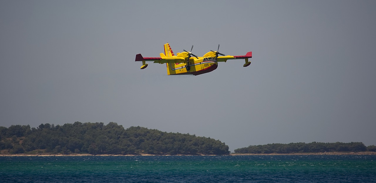 Image - aircraft sea fire croatia