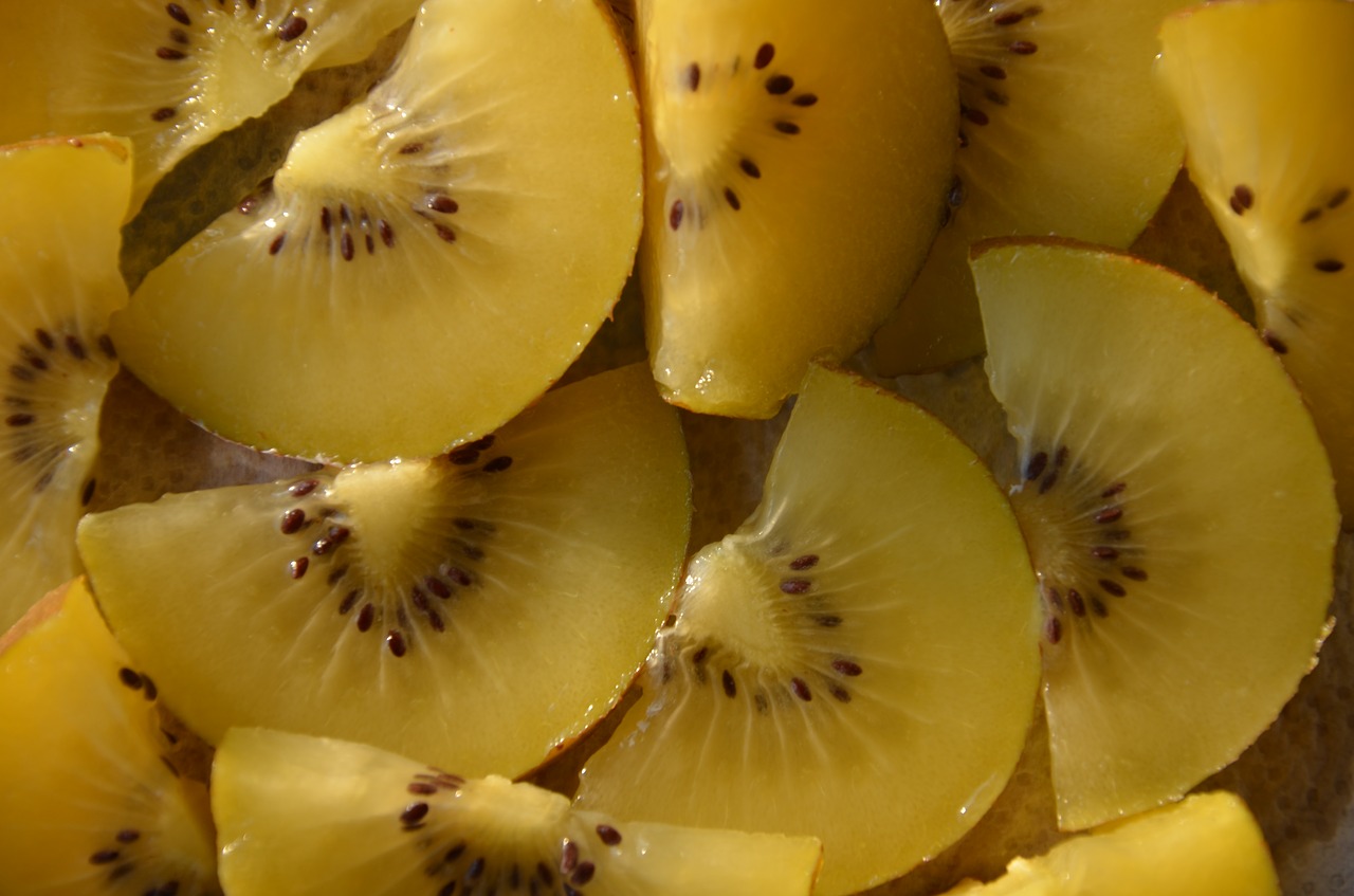 Image - fruit yellow kiwi