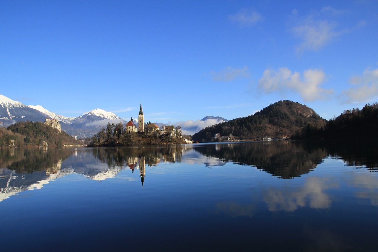 Image - lake castle alps mountain european