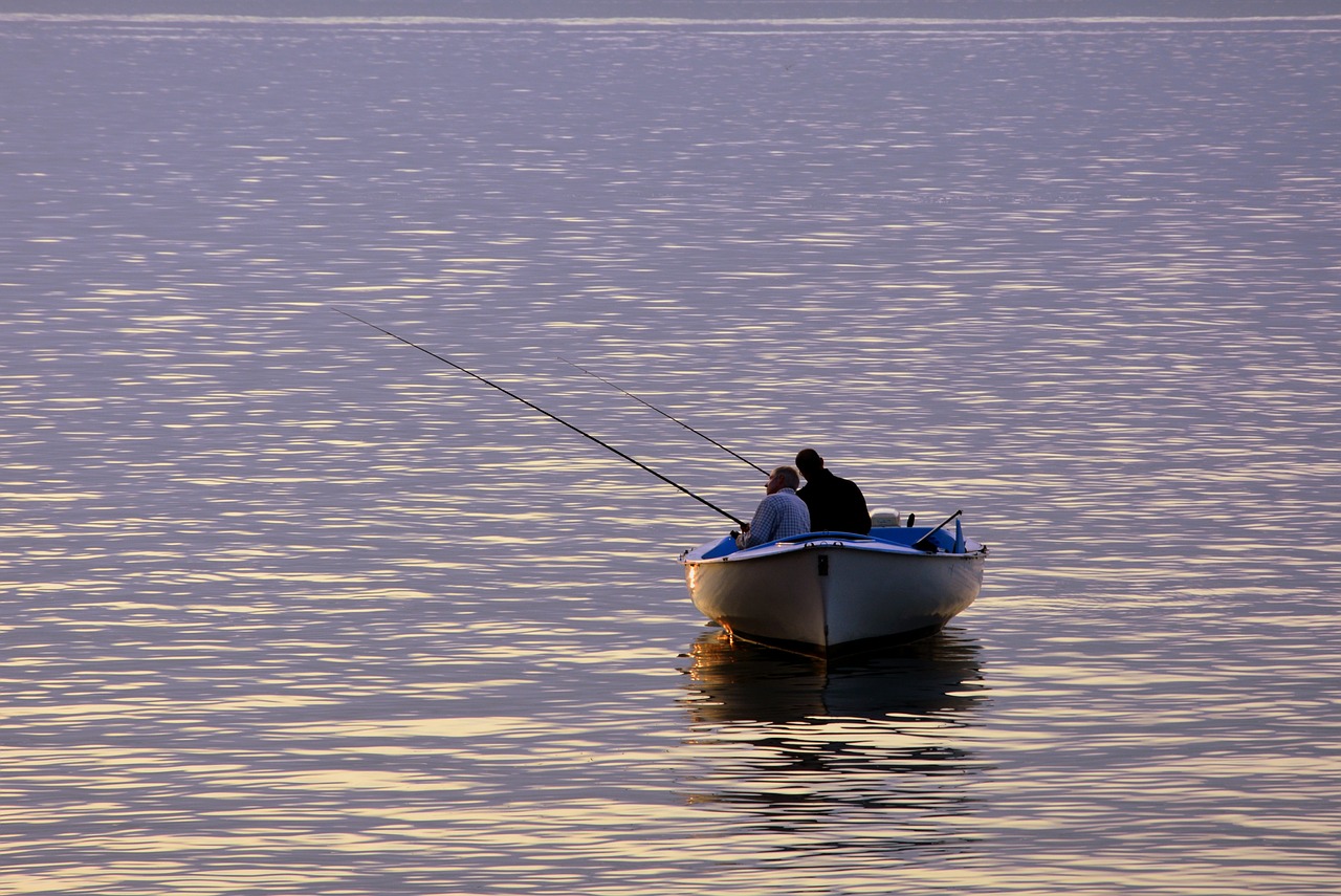 Image - fishermen boat lake tranquility