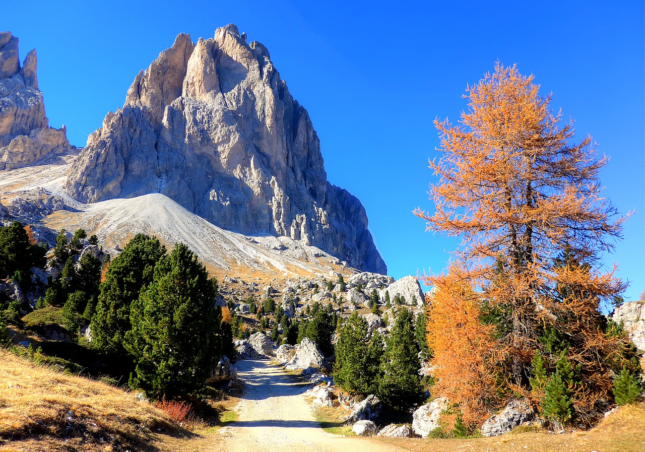 Image - dolomites sassolungo mountains