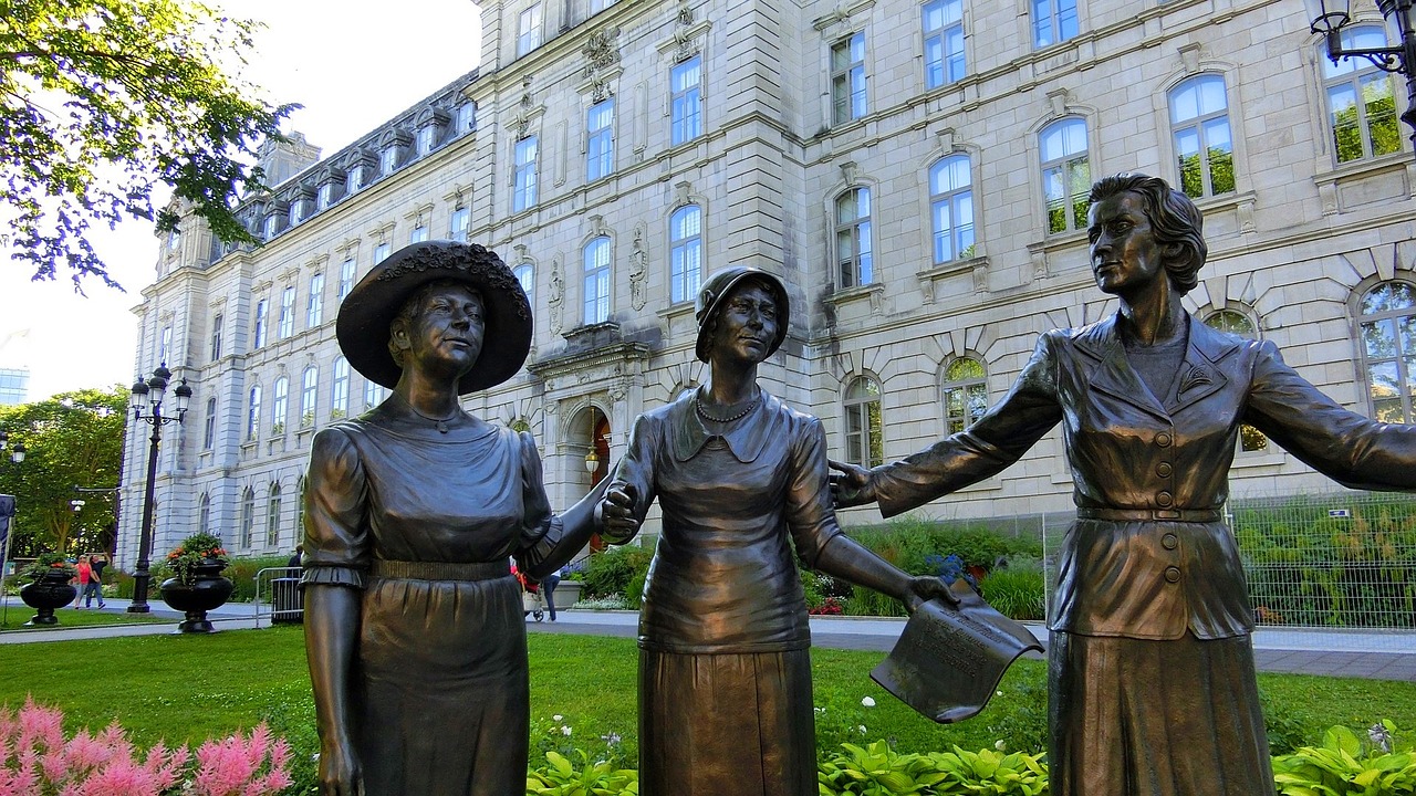 Image - canada québec parliament statues