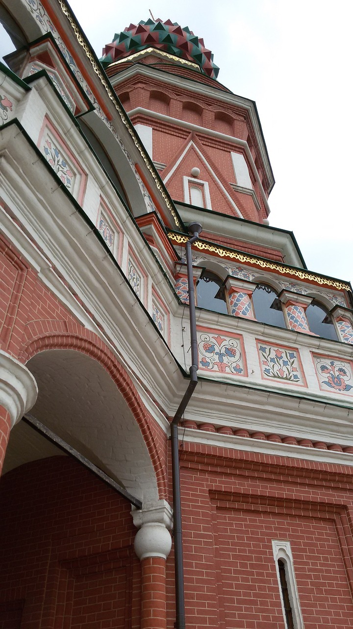 Image - temple red square basil