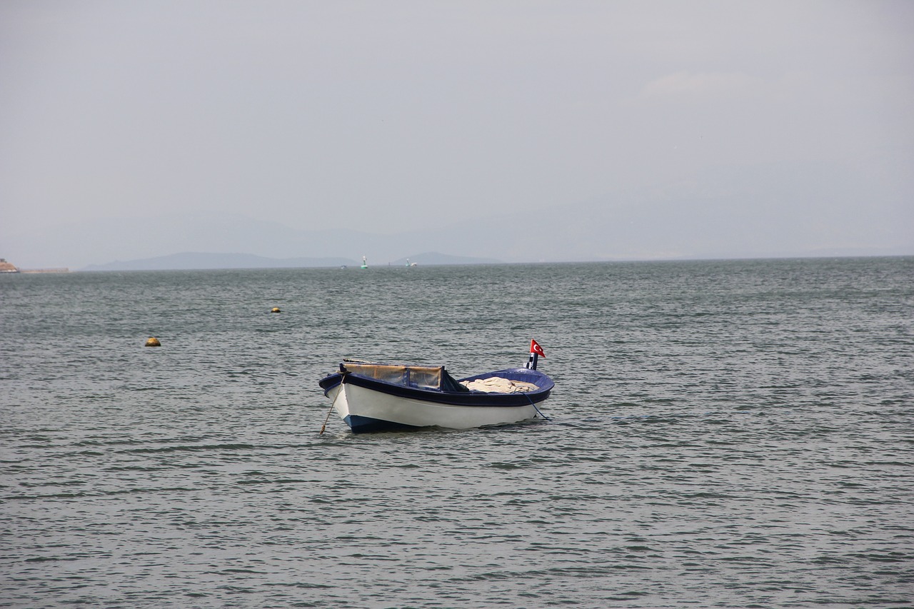 Image - marine worker oxygen supply