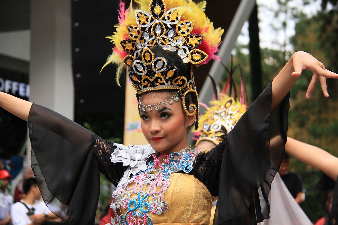 Image - dance traditional sunda culture