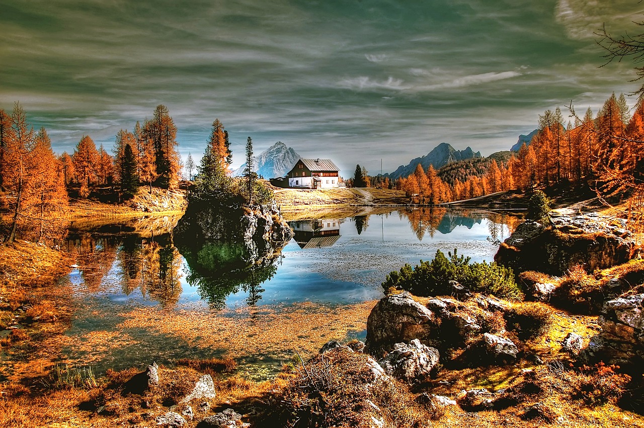 Image - dolomites mountains lake bergsee