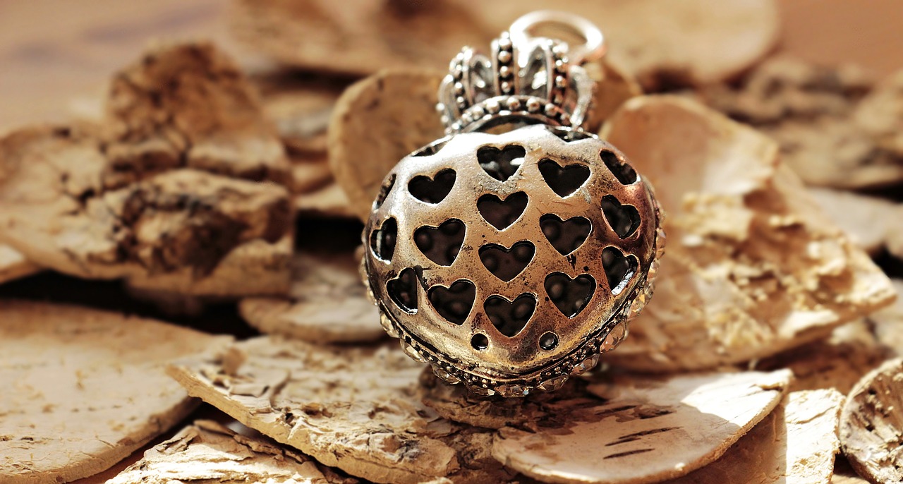 Image - heart heart with crown