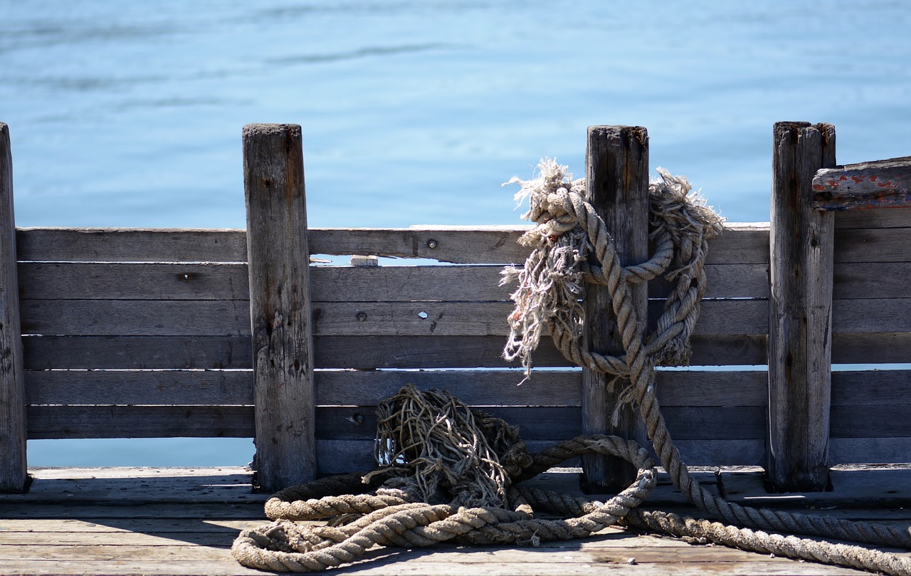 Image - fishing boat delerict