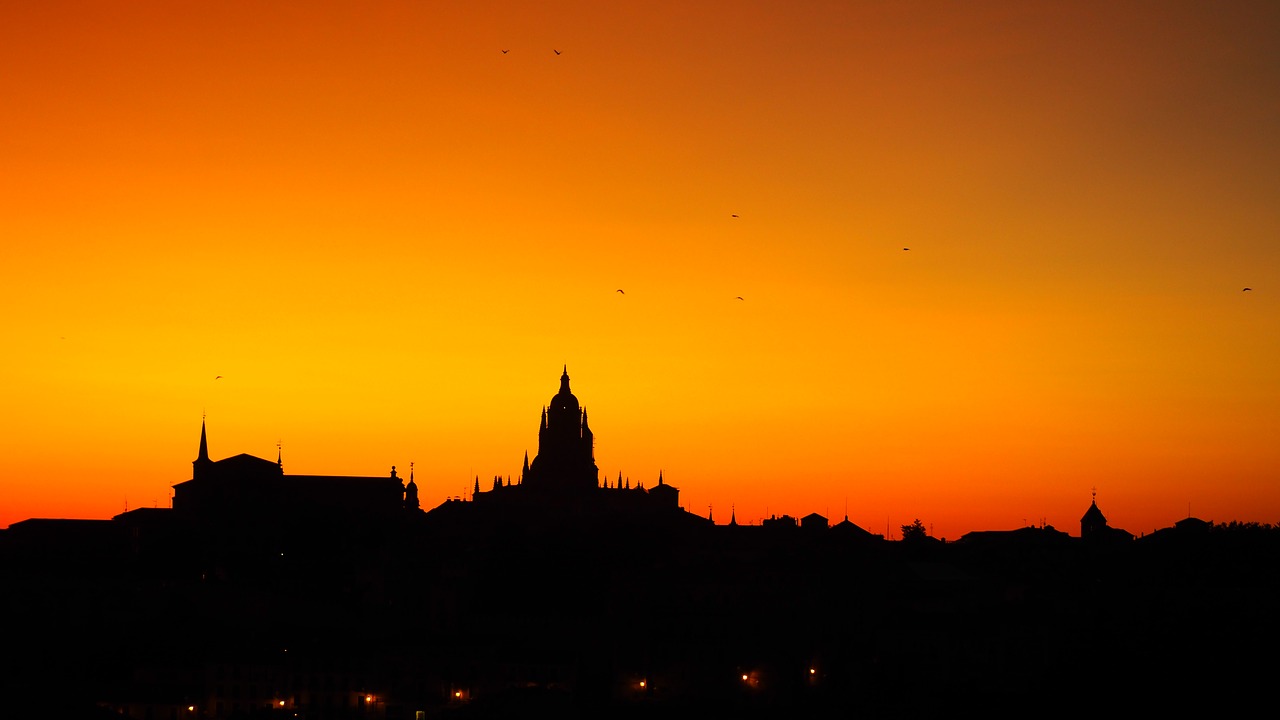 Image - segovia cathedral sunset profile