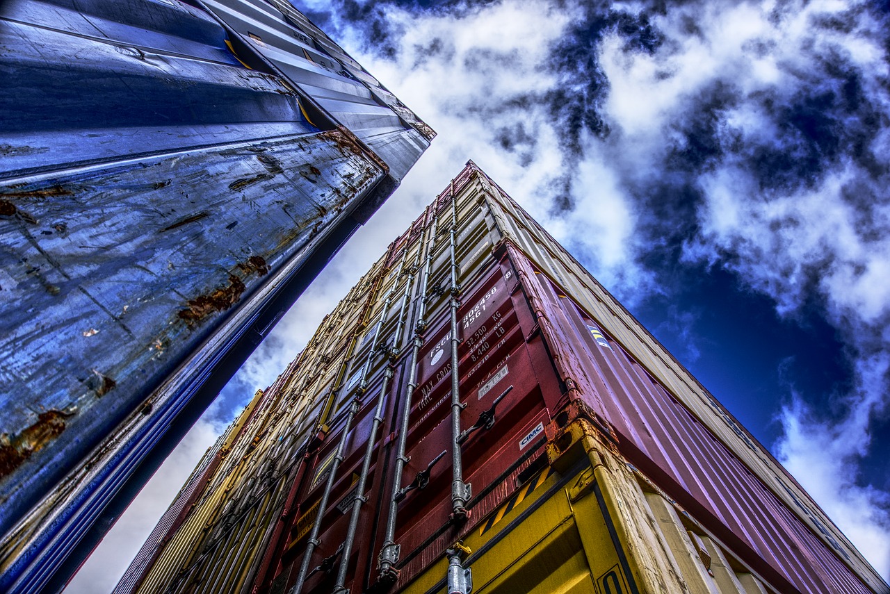 Image - container port loading stacked